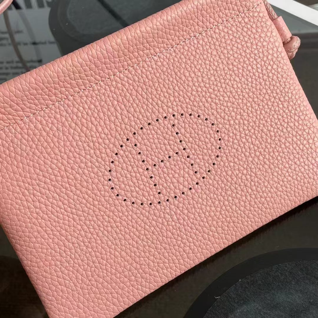The Hanover Pouch