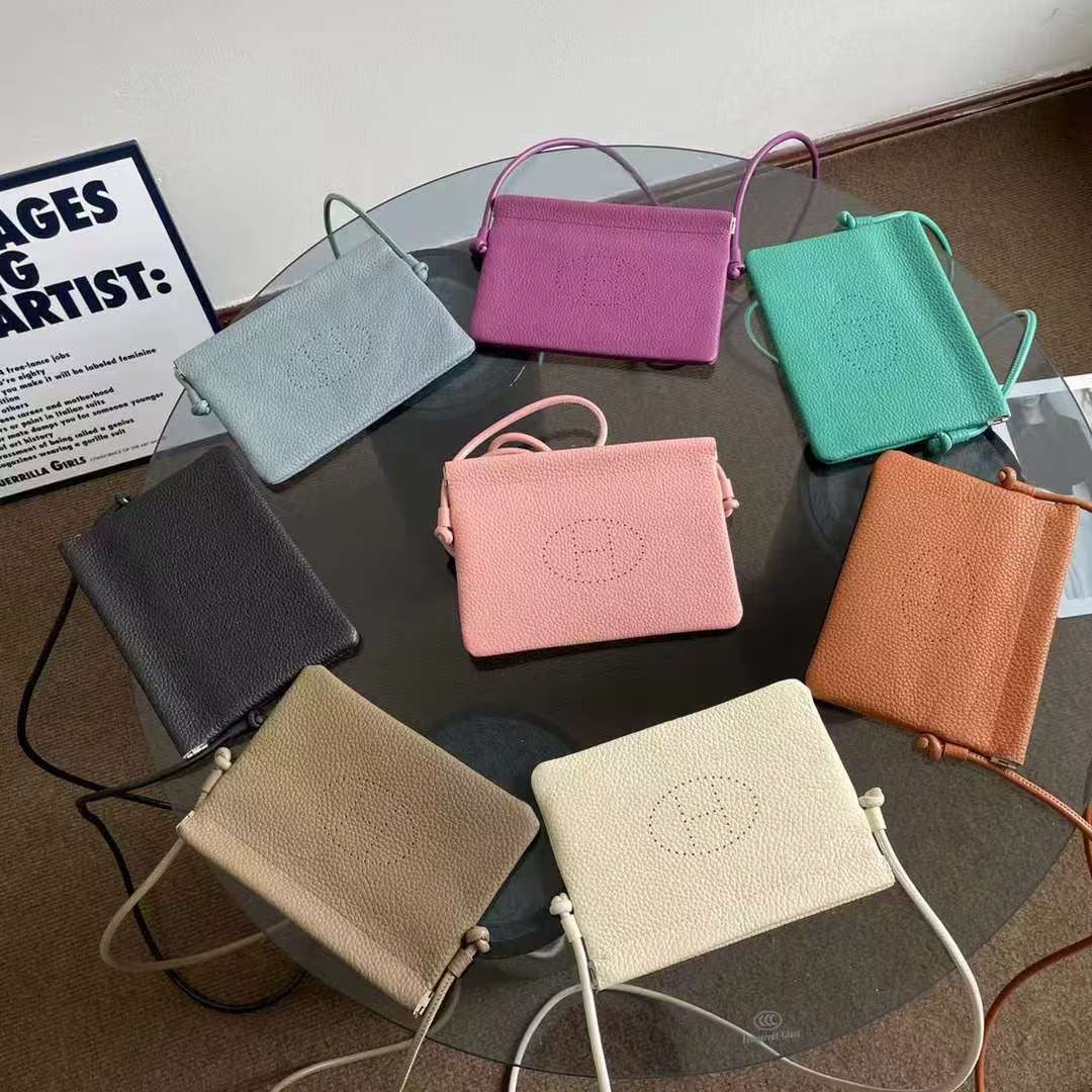 The Hanover Pouch