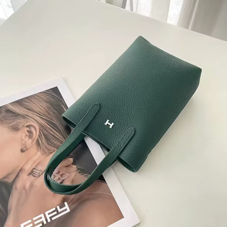 The Hamburg Tote