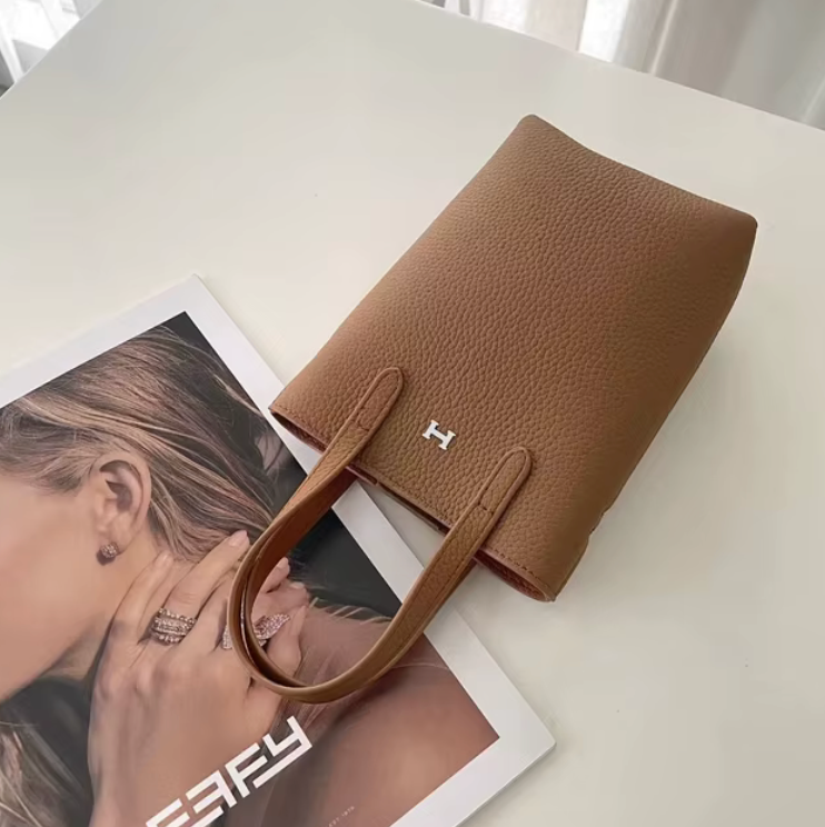The Hamburg Tote