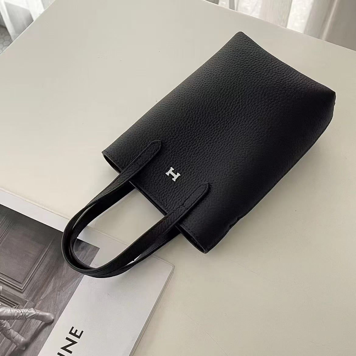 The Hamburg Tote