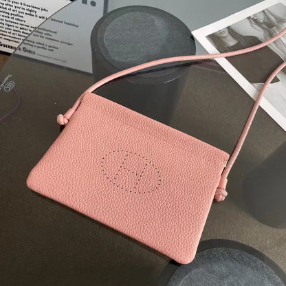 The Hanover Pouch