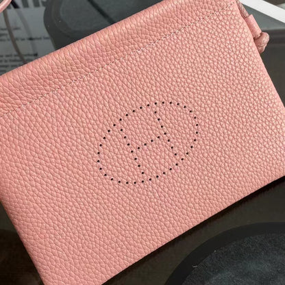 The Hanover Pouch