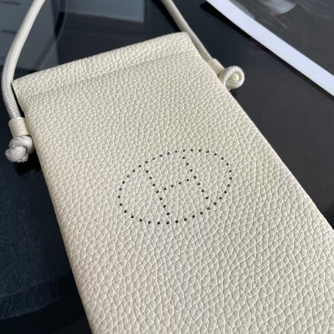 The Hanover Pouch