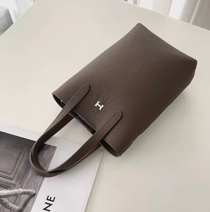 The Hamburg Tote