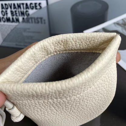 The Hanover Pouch